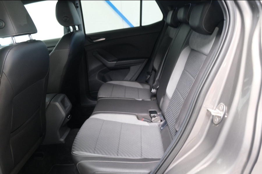 Volkswagen T-Cross 1.0 TSI Style Business 2x R-Line Automaat - Airco, Cruise, Virtueel display, Camera, Carplay, Trekhaak.