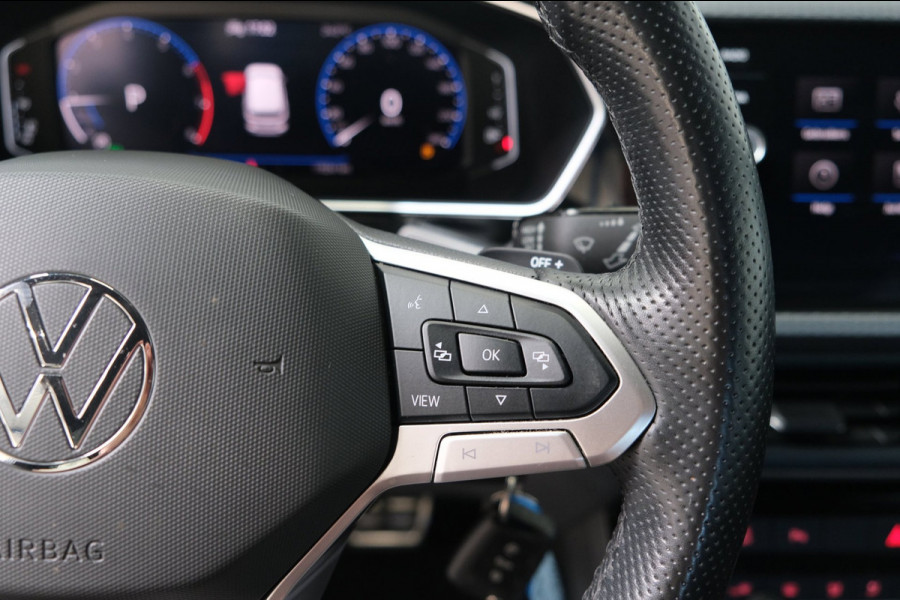 Volkswagen T-Cross 1.0 TSI Style Business 2x R-Line Automaat - Airco, Cruise, Virtueel display, Camera, Carplay, Trekhaak.