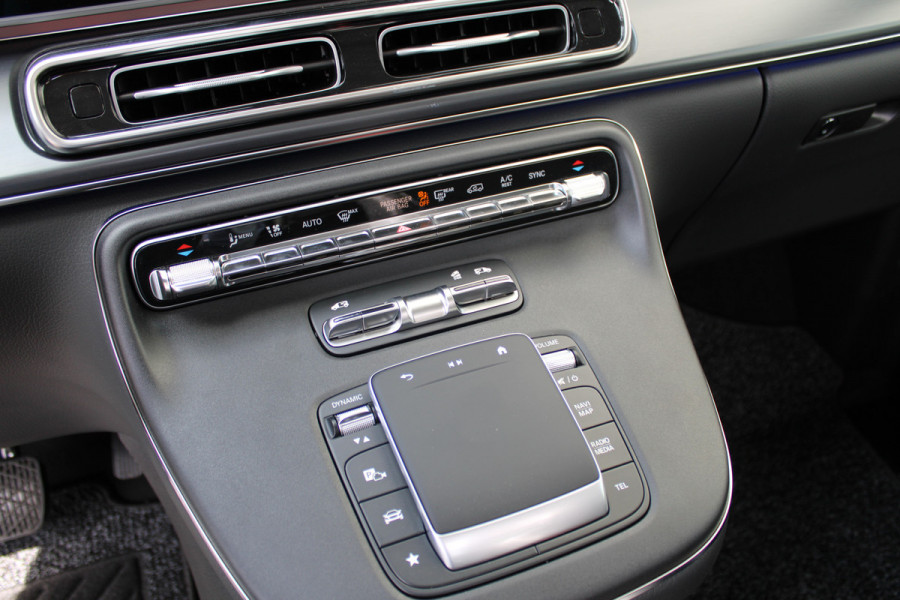 Mercedes-Benz V-Klasse 300d / DC / 4-Matic / Panorama / Luchtvering / 1.000KM!! / 360 Cam / Vol Opties / NIEUW!!