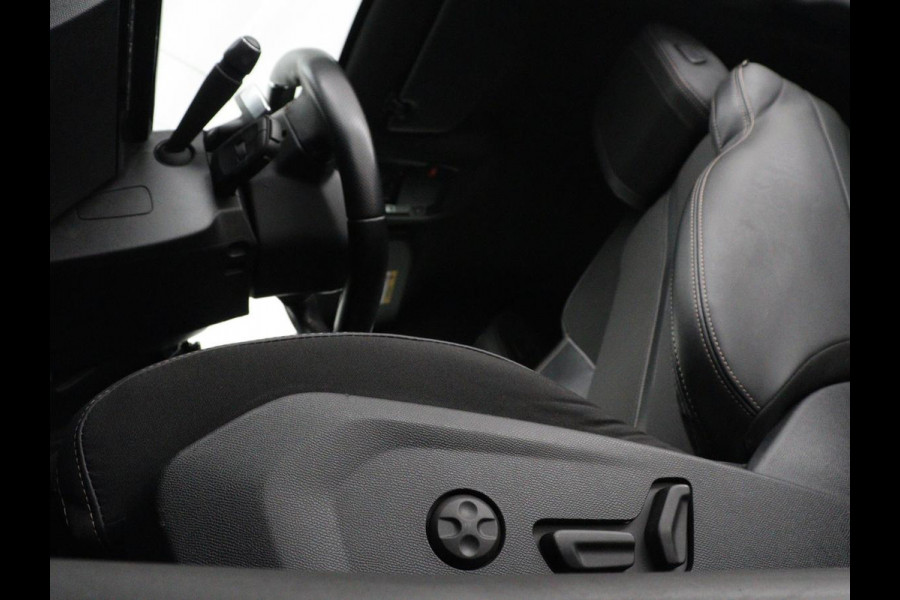 Peugeot 508 1.6 HYbrid GT | SOH 89,6% | Stoelverwarming | Trekhaak | Adaptive cruise | Camera | Carplay | Massage | Navigatie | Keyless | Full LED | Half leder | Climate control | PHEV | Plug In