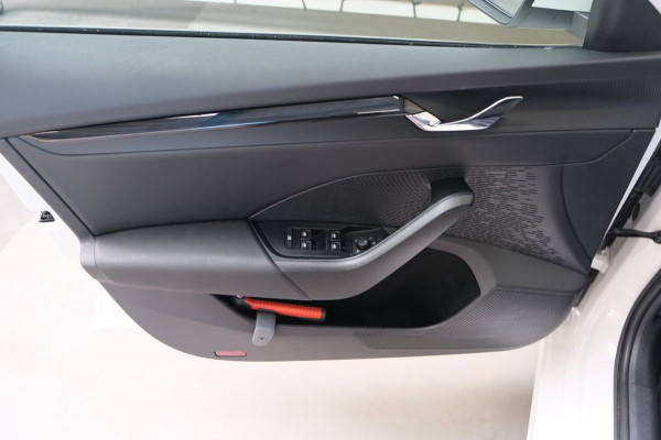 Škoda Octavia Combi 1.0 TSI Ambition - N.A.P. Airco, Cruise, Navi, PDC, Carplay, Virtual Display, Trekhaak.