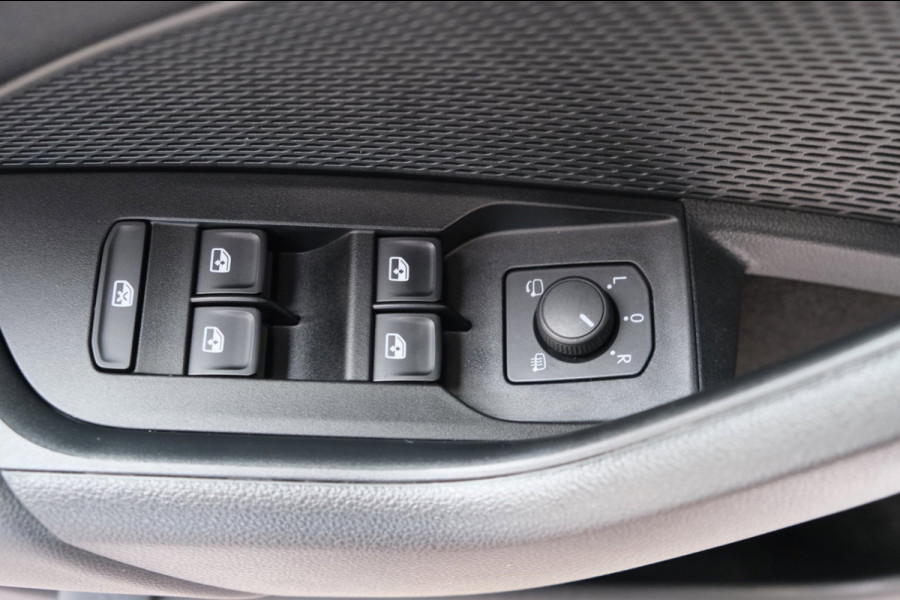 Škoda Octavia Combi 1.0 TSI Ambition - N.A.P. Airco, Cruise, Navi, PDC, Carplay, Virtual Display, Trekhaak.