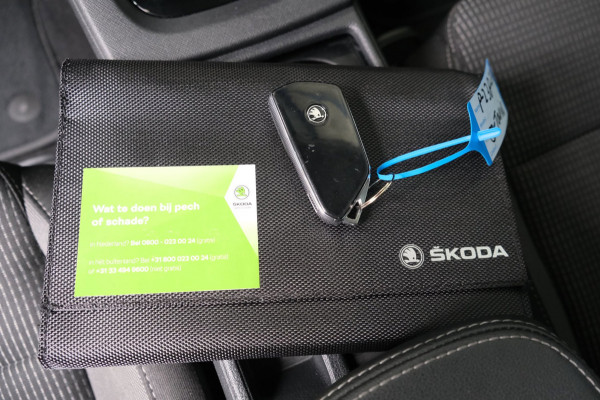 Škoda Octavia Combi 1.0 TSI Ambition - N.A.P. Airco, Cruise, Navi, PDC, Carplay, Virtual Display, Trekhaak.