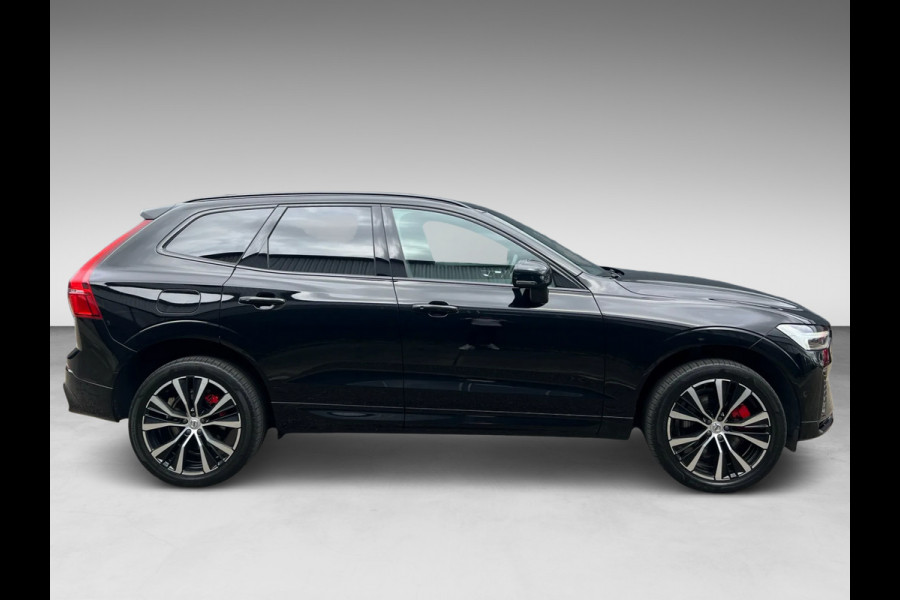 Volvo XC60 2.0 T8 AWD R-DESIGN BLACK-LINE BJ2023 455PK SOH-TEST LUCHTVERING/ PANO/LEDER/H&K/H-UP/360CAM