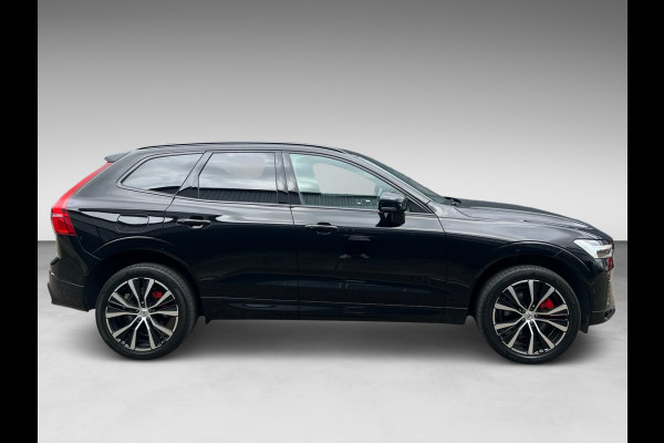 Volvo XC60 2.0 T8 AWD R-DESIGN BLACK-LINE BJ2023 455PK SOH-TEST LUCHTVERING/ PANO/LEDER/H&K/H-UP/360CAM