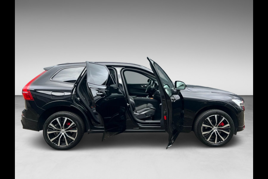 Volvo XC60 2.0 T8 AWD R-DESIGN BLACK-LINE BJ2023 455PK SOH-TEST LUCHTVERING/ PANO/LEDER/H&K/H-UP/360CAM