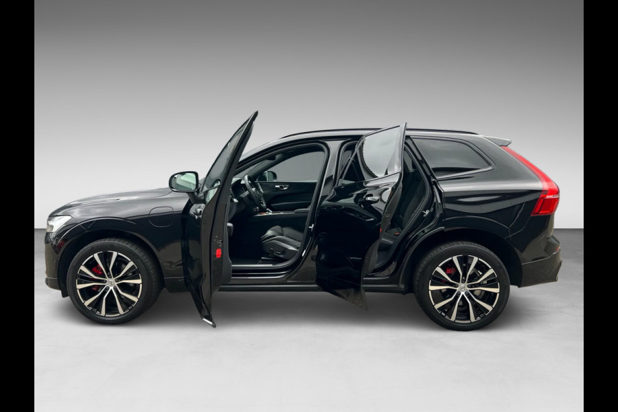 Volvo XC60 2.0 T8 AWD R-DESIGN BLACK-LINE BJ2023 455PK SOH-TEST LUCHTVERING/ PANO/LEDER/H&K/H-UP/360CAM