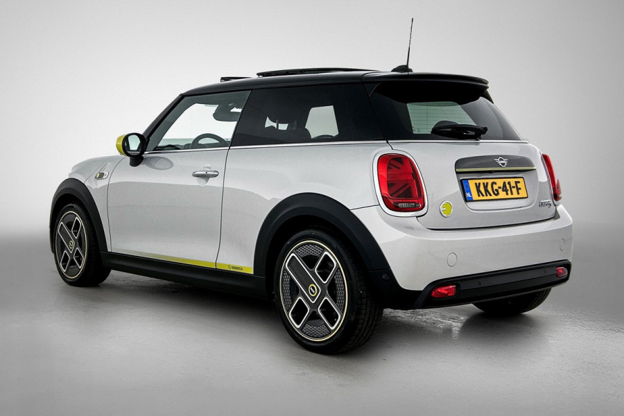 MINI Electric Essential 33 kWh (1e Eig, Dealer OnderH, Panorama, StoelV, Camera, Navi, Carplay, PDC, Cruise Con, Etc)