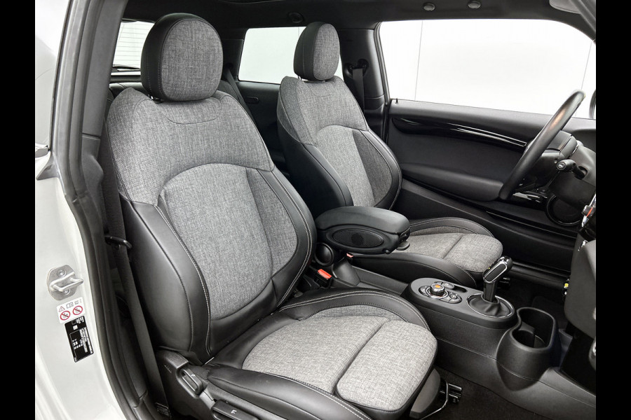 MINI Electric Essential 33 kWh (1e Eig, Dealer OnderH, Panorama, StoelV, Camera, Navi, Carplay, PDC, Cruise Con, Etc)