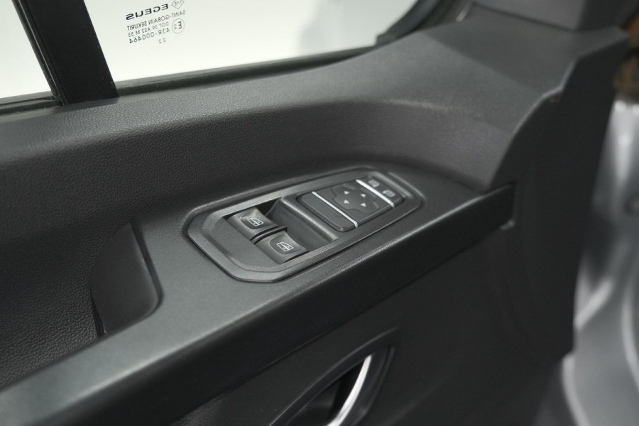 Nissan Primastar 2.0 dCi L2H1 Acenta | METEEN KLAAR VOOR ELKE KLUS! | Trekhaak | Camera | Vloerplaat