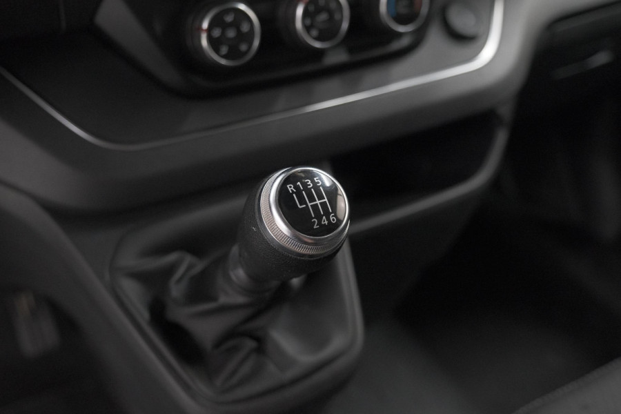 Nissan Primastar 2.0 dCi L2H1 Acenta | METEEN KLAAR VOOR ELKE KLUS! | Trekhaak | Camera | Vloerplaat