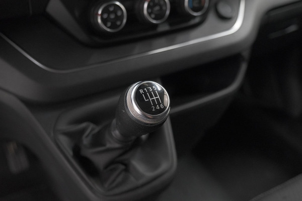 Nissan Primastar 2.0 dCi L2H1 Acenta | METEEN KLAAR VOOR ELKE KLUS! | Trekhaak | Camera | Vloerplaat