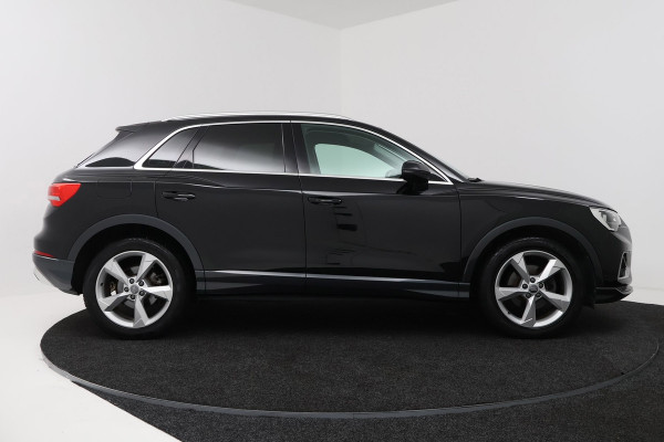 Audi Q3 35 TFSI Pro S-Line business(Goed OnderH, Trekhaak, Digitale Dash, Navi, StoelV, Parkeersensoren, Addapt Cruise, Etc)