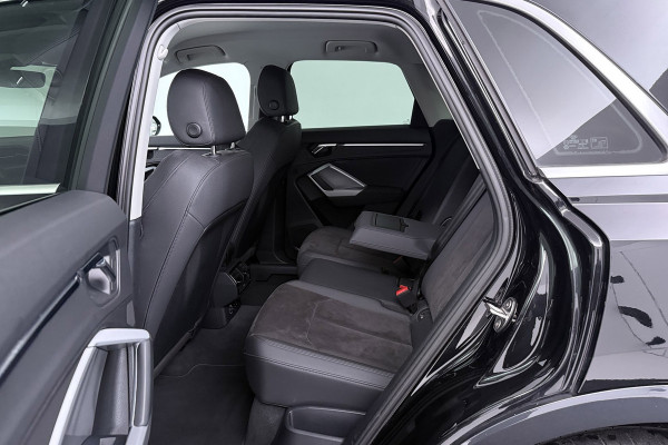 Audi Q3 35 TFSI Pro S-Line business(Goed OnderH, Trekhaak, Digitale Dash, Navi, StoelV, Parkeersensoren, Addapt Cruise, Etc)