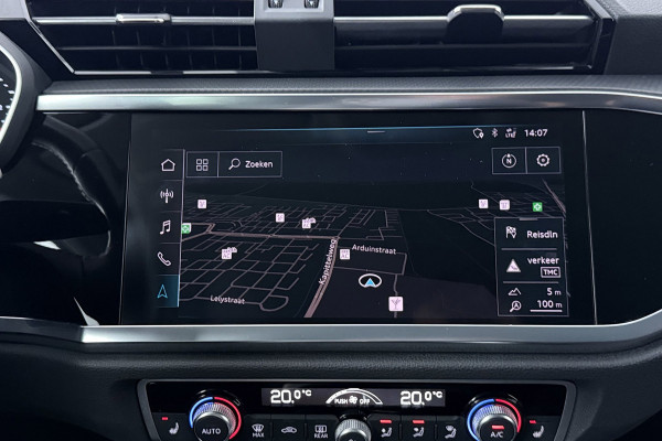 Audi Q3 35 TFSI Pro S-Line business(Goed OnderH, Trekhaak, Digitale Dash, Navi, StoelV, Parkeersensoren, Addapt Cruise, Etc)