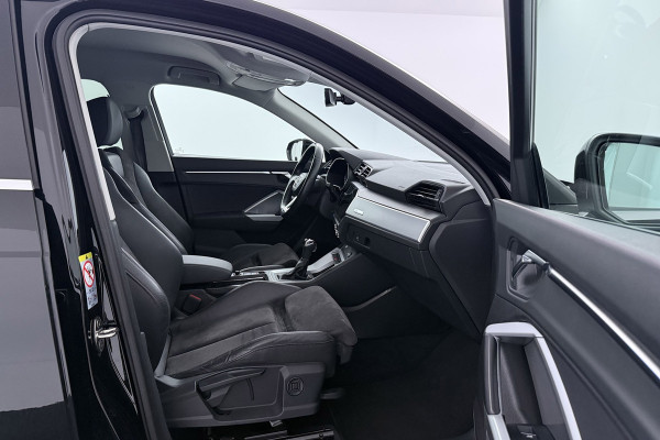 Audi Q3 35 TFSI Pro S-Line business(Goed OnderH, Trekhaak, Digitale Dash, Navi, StoelV, Parkeersensoren, Addapt Cruise, Etc)