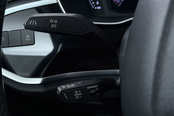 Audi Q3 35 TFSI Pro S-Line business(Goed OnderH, Trekhaak, Digitale Dash, Navi, StoelV, Parkeersensoren, Addapt Cruise, Etc)