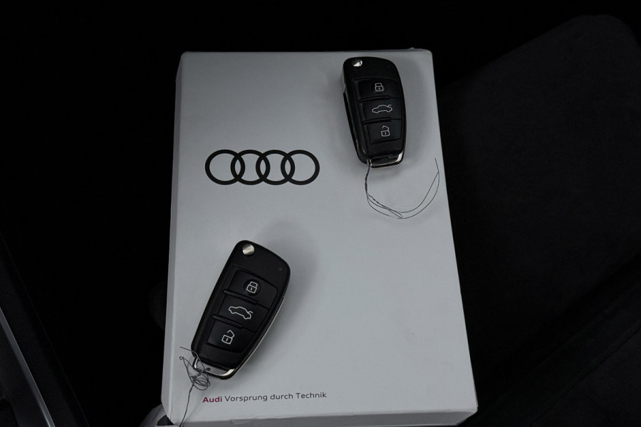 Audi Q3 35 TFSI Pro S-Line business(Goed OnderH, Trekhaak, Digitale Dash, Navi, StoelV, Parkeersensoren, Addapt Cruise, Etc)
