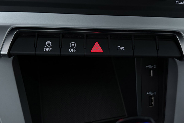 Audi Q3 35 TFSI Pro S-Line business(Goed OnderH, Trekhaak, Digitale Dash, Navi, StoelV, Parkeersensoren, Addapt Cruise, Etc)