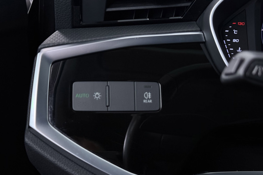 Audi Q3 35 TFSI Pro S-Line business(Goed OnderH, Trekhaak, Digitale Dash, Navi, StoelV, Parkeersensoren, Addapt Cruise, Etc)