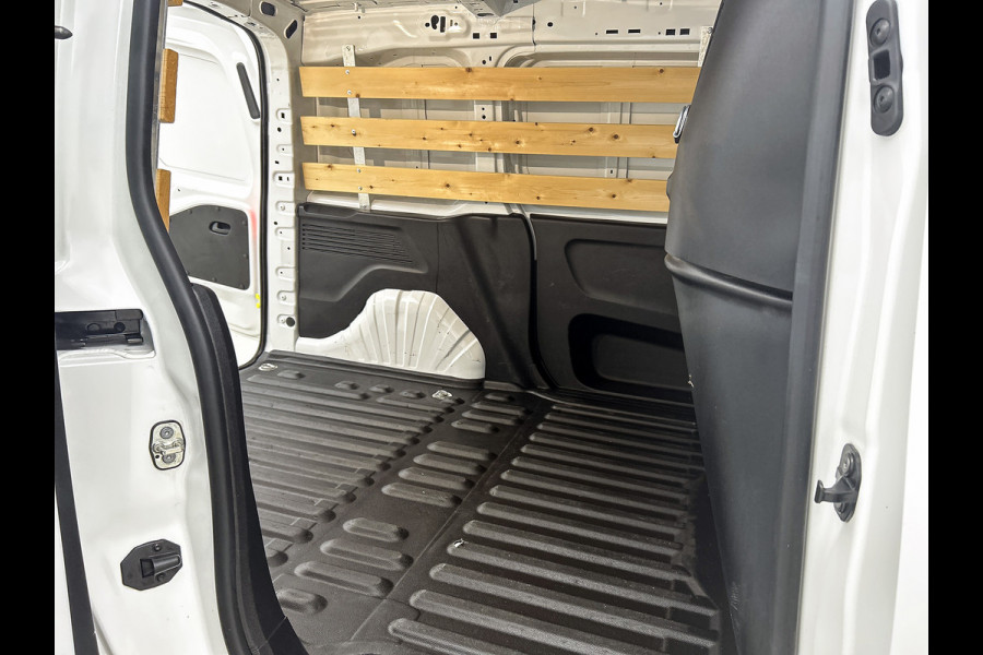 Peugeot Partner 1.2 Benzine 111PK Euro6 Premium / Airco / Navigatie / Cruise-ctr. / Schuifdeur + Raam / Radio multimedia / Apk 08-2027