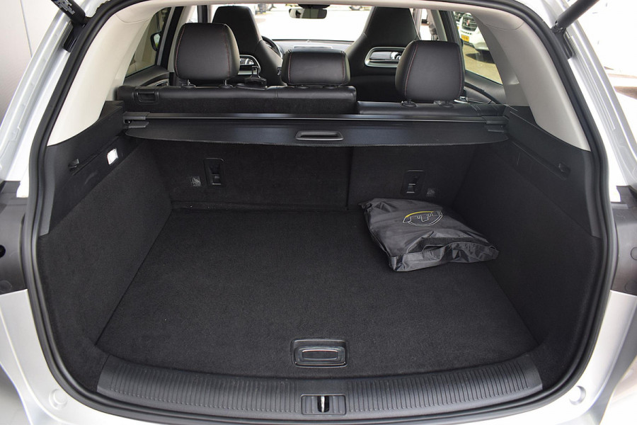 MG EHS 1.5 TGDI Luxury | Trekhaak | Pano | Leer | 360 Cam | CarPlay | SOH 88,3%