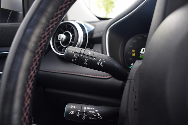 MG EHS 1.5 TGDI Luxury | Trekhaak | Pano | Leer | 360 Cam | CarPlay | SOH 88,3%
