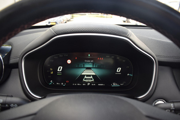 MG EHS 1.5 TGDI Luxury | Trekhaak | Pano | Leer | 360 Cam | CarPlay | SOH 88,3%