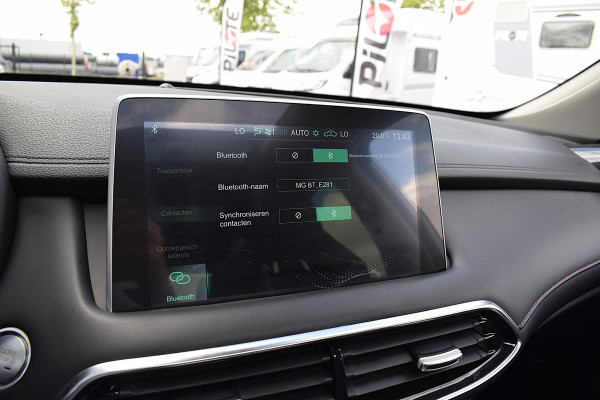 MG EHS 1.5 TGDI Luxury | Trekhaak | Pano | Leer | 360 Cam | CarPlay | SOH 88,3%