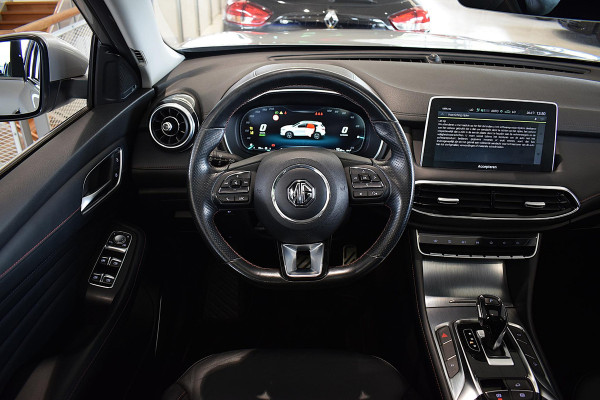 MG EHS 1.5 TGDI Luxury | Trekhaak | Pano | Leer | 360 Cam | CarPlay | SOH 88,3%