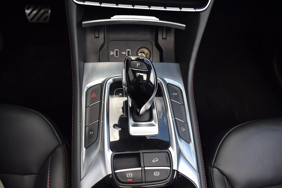 MG EHS 1.5 TGDI Luxury | Trekhaak | Pano | Leer | 360 Cam | CarPlay | SOH 88,3%