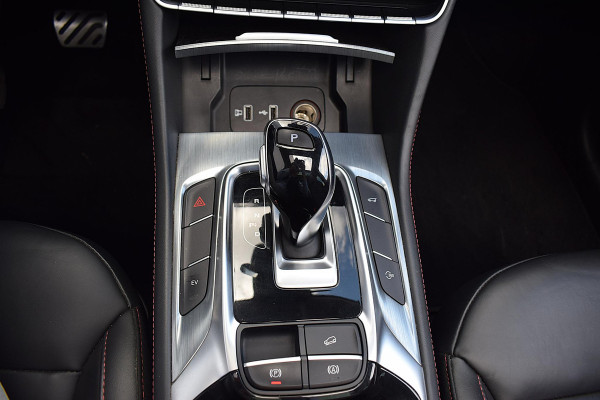 MG EHS 1.5 TGDI Luxury | Trekhaak | Pano | Leer | 360 Cam | CarPlay | SOH 88,3%