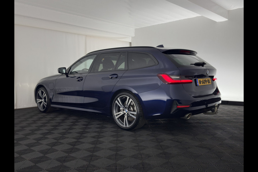 BMW 3 Serie Touring 320e Business Edition Plus (Plug-in) (INCL.BTW) *PANO | LASER-LIGHT | LEATHER | HEATED-SPORTSEATS | HIFI-SOUND | KEYLESS | DIGI-COCKPIT | NAVI-FULLMAP | DAB | AMBIENT-LIGHT | PRIVACY-GLASS | ECC | PDC | CRUISE | 19''ALU | TOWBAR