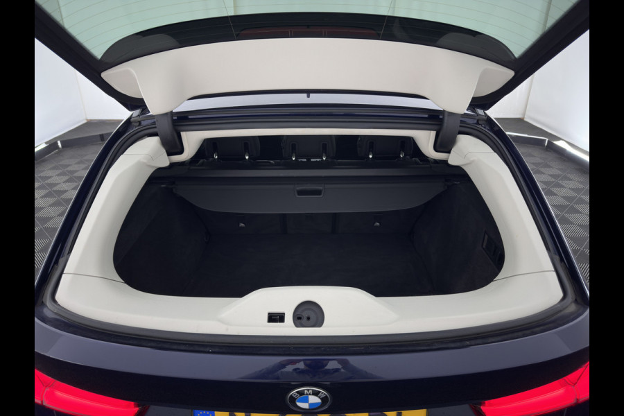 BMW 3 Serie Touring 320e Business Edition Plus (Plug-in) (INCL.BTW) *PANO | LASER-LIGHT | LEATHER | HEATED-SPORTSEATS | HIFI-SOUND | KEYLESS | DIGI-COCKPIT | NAVI-FULLMAP | DAB | AMBIENT-LIGHT | PRIVACY-GLASS | ECC | PDC | CRUISE | 19''ALU | TOWBAR
