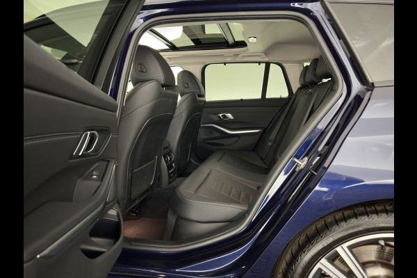 BMW 3 Serie Touring 320e Business Edition Plus (Plug-in) (INCL.BTW) *PANO | LASER-LIGHT | LEATHER | HEATED-SPORTSEATS | HIFI-SOUND | KEYLESS | DIGI-COCKPIT | NAVI-FULLMAP | DAB | AMBIENT-LIGHT | PRIVACY-GLASS | ECC | PDC | CRUISE | 19''ALU | TOWBAR