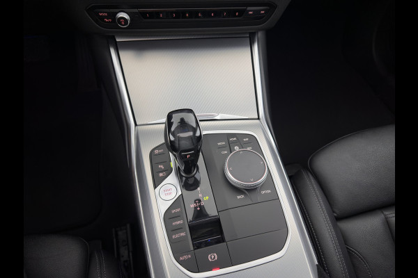 BMW 3 Serie Touring 320e Business Edition Plus (Plug-in) (INCL.BTW) *PANO | LASER-LIGHT | LEATHER | HEATED-SPORTSEATS | HIFI-SOUND | KEYLESS | DIGI-COCKPIT | NAVI-FULLMAP | DAB | AMBIENT-LIGHT | PRIVACY-GLASS | ECC | PDC | CRUISE | 19''ALU | TOWBAR