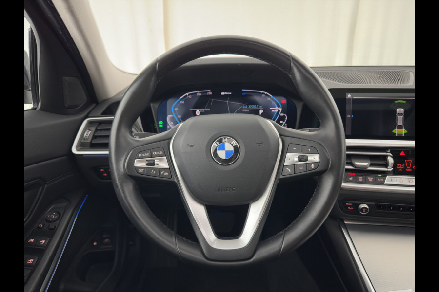 BMW 3 Serie Touring 320e Business Edition Plus (Plug-in) (INCL.BTW) *PANO | LASER-LIGHT | LEATHER | HEATED-SPORTSEATS | HIFI-SOUND | KEYLESS | DIGI-COCKPIT | NAVI-FULLMAP | DAB | AMBIENT-LIGHT | PRIVACY-GLASS | ECC | PDC | CRUISE | 19''ALU | TOWBAR