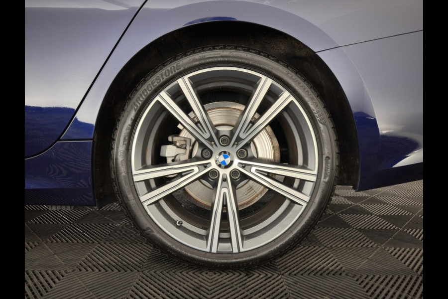 BMW 3 Serie Touring 320e Business Edition Plus (Plug-in) (INCL.BTW) *PANO | LASER-LIGHT | LEATHER | HEATED-SPORTSEATS | HIFI-SOUND | KEYLESS | DIGI-COCKPIT | NAVI-FULLMAP | DAB | AMBIENT-LIGHT | PRIVACY-GLASS | ECC | PDC | CRUISE | 19''ALU | TOWBAR