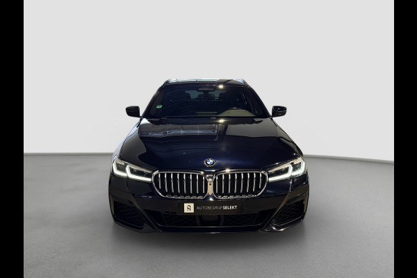 BMW 5 Serie Touring 530e M-Sport | Trekhaak | 360 | ACC | Dealer onderhouden | Elektrische achterklep | Stoelverwraming | LED