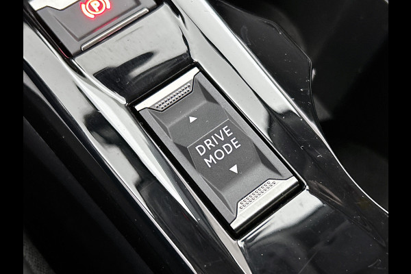 Peugeot 2008 1.5 HDi Allure / Trekhaak / Pdc.+Camera / Distributie bij 117Dkm.vervangen / Airco-ecc./ Navigatie / 1/2 Leder / / Apk nieuw