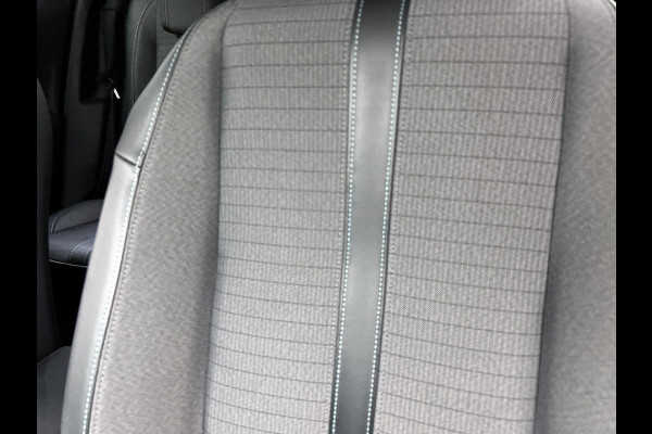 Peugeot 2008 1.5 HDi Allure / Trekhaak / Pdc.+Camera / Distributie bij 117Dkm.vervangen / Airco-ecc./ Navigatie / 1/2 Leder / / Apk nieuw