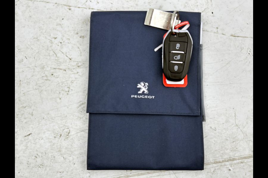 Peugeot 2008 1.5 HDi Allure / Trekhaak / Pdc.+Camera / Distributie bij 117Dkm.vervangen / Airco-ecc./ Navigatie / 1/2 Leder / / Apk nieuw