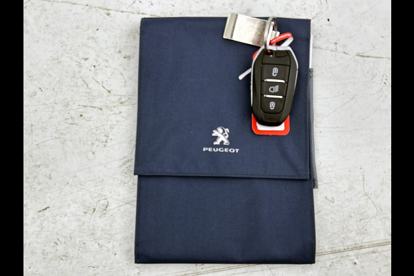 Peugeot 2008 1.5 HDi Allure / Trekhaak / Pdc.+Camera / Distributie bij 117Dkm.vervangen / Airco-ecc./ Navigatie / 1/2 Leder / / Apk nieuw