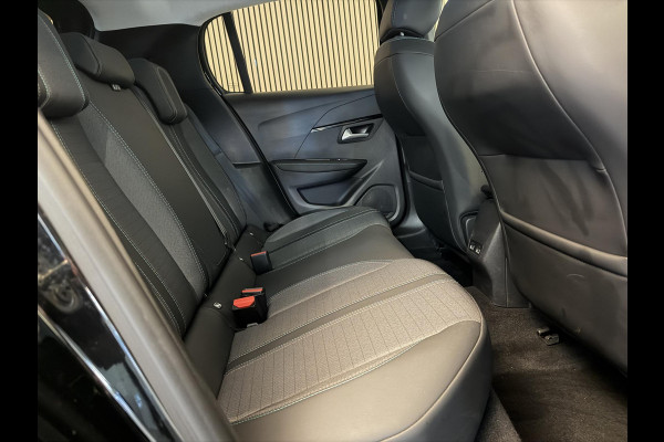 Peugeot 208 1.2 PureTech 100PK Aut. Allure Pack | Carplay | Camera | Stoelverw. | Keyless | Incl. garantie