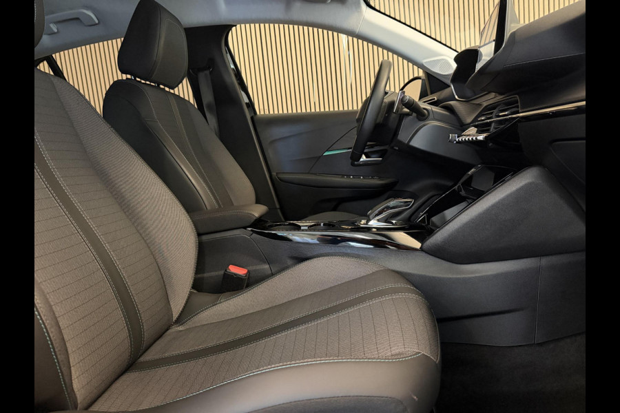 Peugeot 208 1.2 PureTech 100PK Aut. Allure Pack | Carplay | Camera | Stoelverw. | Keyless | Incl. garantie