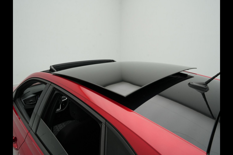 Volkswagen Taigo 1.0 TSI 110pk R-Line | Panorma | IQ.Light | Android/Carplay | Camera 138