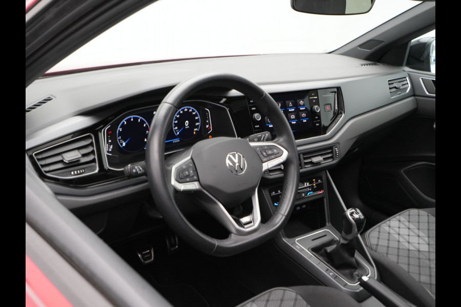Volkswagen Taigo 1.0 TSI 110pk R-Line | Panorma | IQ.Light | Android/Carplay | Camera 138