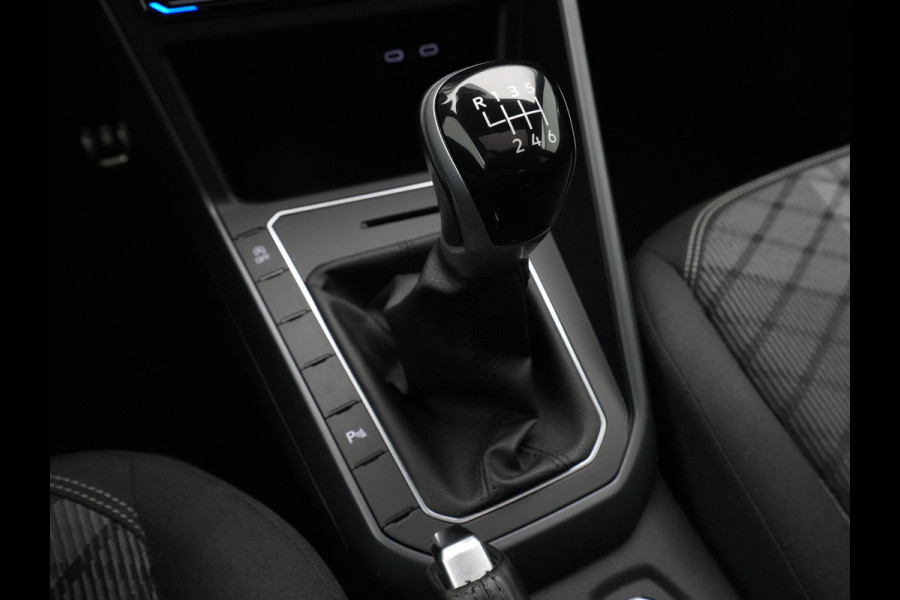 Volkswagen Taigo 1.0 TSI 110pk R-Line | Panorma | IQ.Light | Android/Carplay | Camera 138