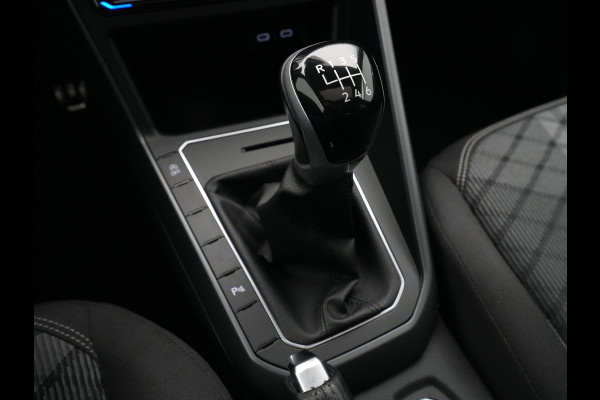 Volkswagen Taigo 1.0 TSI 110pk R-Line | Panorma | IQ.Light | Android/Carplay | Camera 138