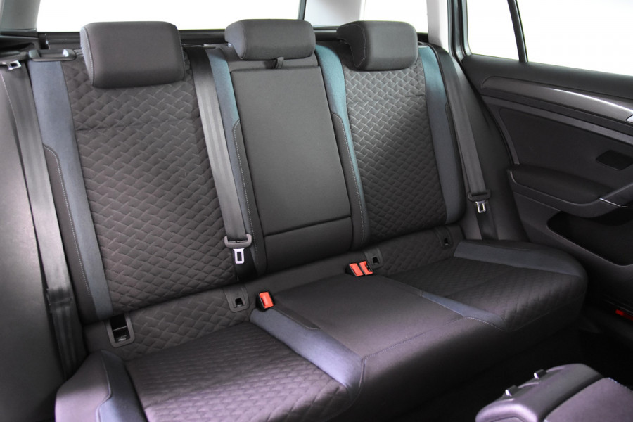 Volkswagen Golf Variant 1.0 TSI iQ Drive *1ste Eigenaar*Navigatie*Trekhaak*